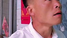 怎么突然间有一道绿光飘过去呢