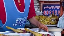 在新疆有种街头美食，你一定没吃过