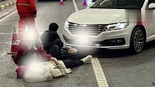 两车隧道内发生追尾事故，车主竟在路中协商，结果最担心的事还是发生了