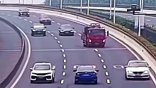 司机发现逆行直接调头引发事故