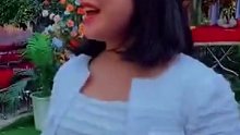 女子结婚照P太过，遭好友当场拆穿：照骗
