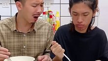 我小时候吃饭就困，你呢