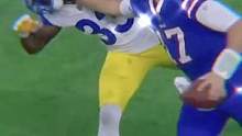 #nfl QB的直臂格挡你爱了吗？！#橄榄球入坑瞬间 #nfl星计划 