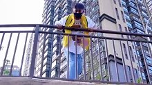 以后送外卖不能再做滚翻了，你们知道为什么吗？