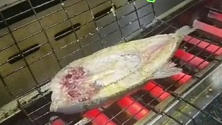 傷口上撒鹽，不疼才怪