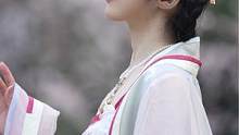 人间处处 春雨杏花急急落 车马春山慢慢行#汉服 #汉服小姐姐 #春天穿汉服去赏花呀
