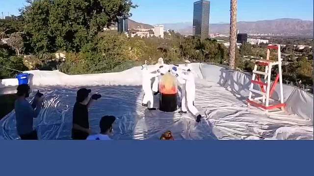 在家里就可以做的科学小实验，你知道是什么原理吗？