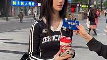 你觉得爱得最高境界是等待还是放弃？#街头采访 #随机采访路人