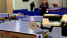 乒乓球陪练机器人