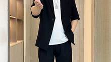 胖男生穿短袖西服是真的比胖女生穿黑丝还骚，开飞机这样穿，空姐都要嫁给你 #微胖穿搭   #显瘦穿搭 