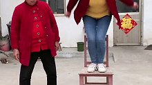 坏了坏了儿媳妇变成美人鱼了。