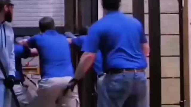 国外发明的最安全的门禁系统，网友：有种似曾相识的感觉