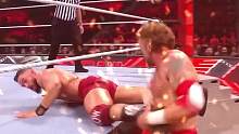 WWE：艾吉抱起奥斯汀理论砸向地面，这实力这力量着实令人震惊 #wwe #体育 #竞技 #混剪