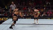 WWE：罗曼伦斯开启了上帝模式，统治了所有赛场，痛扁任何对手 #WWE #体育 #竞技 #混剪 #超