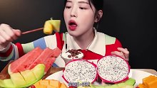 【Boki 字幕版】水果吃播！芒果、超大草莓、哈密瓜、苹果芒果、西瓜、菠萝、巧克力酸奶，甜点