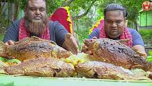 印度乡村土皇帝，一口吃掉4条恒河大鲤鱼，仆人早在里面下了剧毒 #户外美食 #印度 #纪录片 #乡村美
