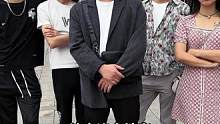 小馒头带你吃喝玩乐#贵州方言 #搞笑  盛世金牛宴已经从二号门搬到盛世国际三期乐尚K派旁边 还有生牛