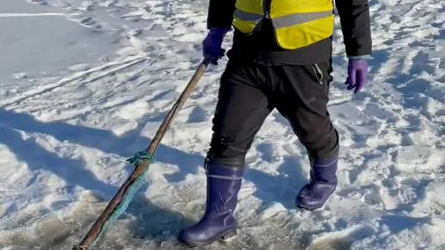 抖塔河老哥起鱼桶收获满满