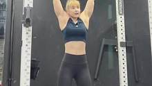 可爱小姐姐，长停顿卧推82.5kg成功，75kg四次做组。#要做一个猛男 #力量举 #健身女神 #卧