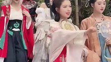 汉服女孩集体出游，你心动了几次？