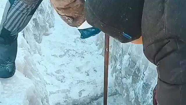 抖塔河打个冒眼和喷泉一样