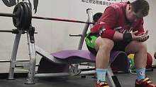 卧推120kgx6，线下学员肥猩卧推容量训练，动作质量一般，赶时间。#要做一个猛男 #卧推 #力量举