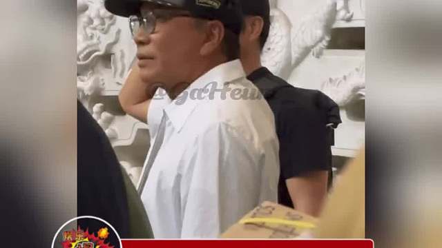 有网友拍到李秀满现身北京机场，大家猜猜他是来干什么的