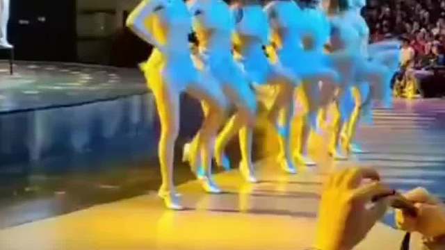 这个坐第一排的大哥，就问你享不享受