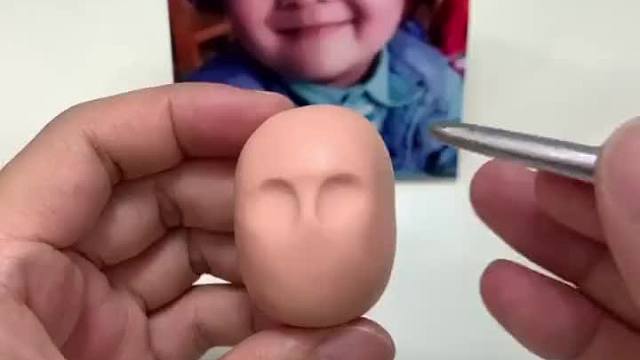 可爱的小朋友，我用陶泥艺术展示30年后的你