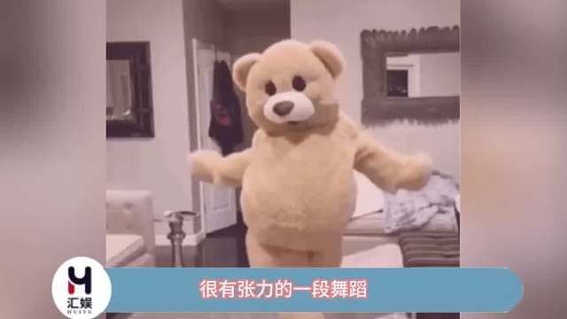 很有张力的一段舞蹈，仿佛看到了一对相爱相杀的恋人