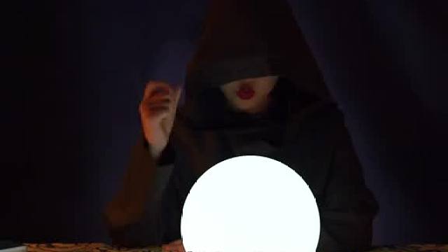 假如一个人只喝水，身体回发生什么变化？