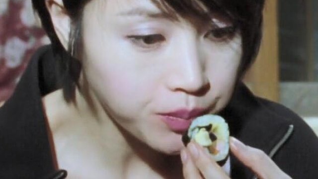 男孩换了11个妈妈，最后这个好吃懒做，却把人看哭，韩国剧情片