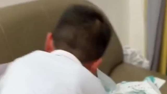 男孩因父母给妹妹取的名字太土崩溃大哭，你们毁了她的一生