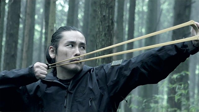 顶级杀手一个人干掉3个排，而且不用枪，史上最不拖沓的动作片