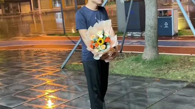 520当天女友主动提出分手，现在我该怎么办？