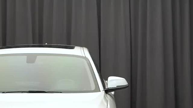 一个进口一个国产1系，蓝色白色，各有千秋，但你更中意