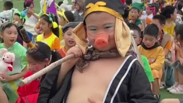 六一表演节目的小朋友扮演猪八戒，绝对算得上C位担当