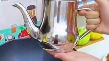有了不锈钢过滤油壶，用不完的油不仅方便二次使用，还能当储油壶使用。#不锈钢过滤油壶 #厨房好物 