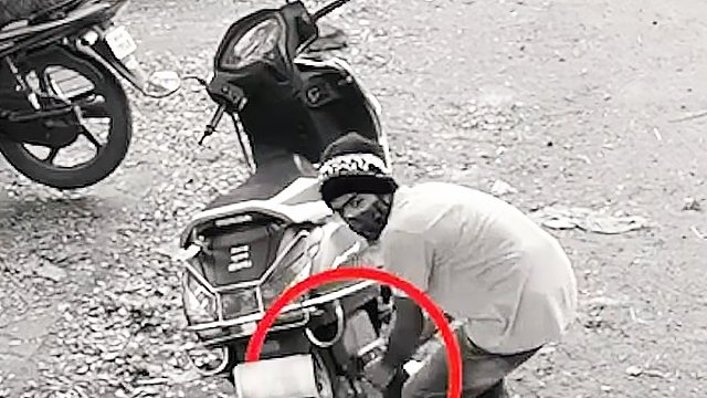 监控下愤怒的一幕，新型骗局又出现了，大家一定要提高警惕！