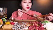 半夜吃生章鱼刺身，是不是很过瘾#韩国吃货主播 #韩国料理 #爱美食爱生活 #吃货日常 #妈呀太香了