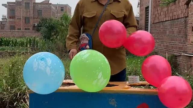 哈哈、非常可爱有礼貌的小弟弟......