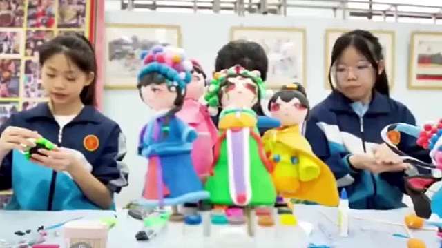 小孩子展现劳动技能，全程让人目瞪口呆，这就是别人家的孩子吧