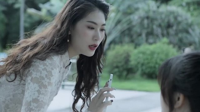 有这样的闺蜜想单身都难吧。。。