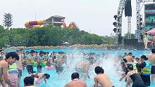 夏天的正确打开方式，当然是来芜湖方特啦！#夏天就是要玩水 #芜湖方特 #芜湖方特水上乐园 #人气高的