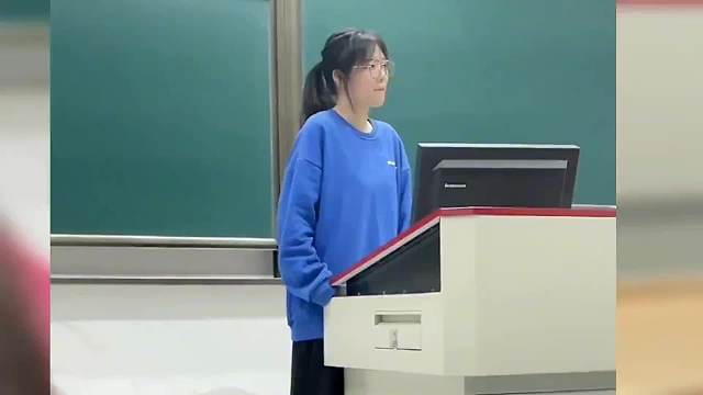 盘点新生开学自我介绍名场面，别具一格的介绍方式