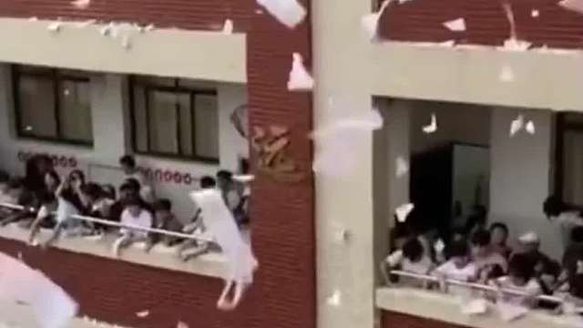 生命久如暗室 不妨我明写春诗