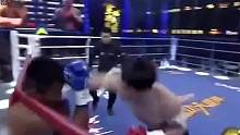 开场就被泰拳王读秒，邱建良当场暴走狂轰500拳，打烂对手嘴巴 #搏击 #邱建良 #泰拳 