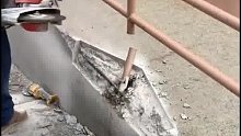 看外国师傅如何修补缺口，为何不直接用水泥补