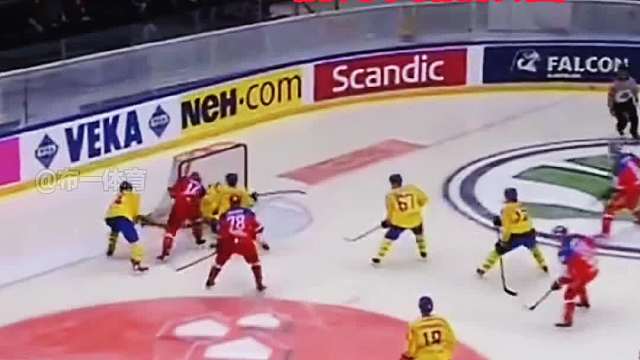 霸气十足！俄罗斯冰球比赛发发生冲突，裁判劝架都没用