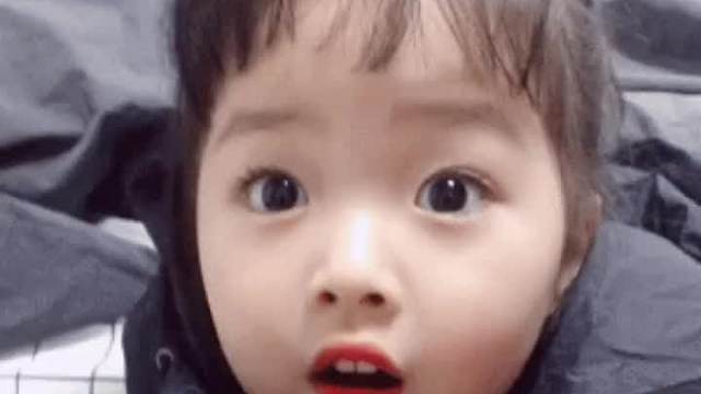 这就是人类高质量小孩嘛，太可爱了